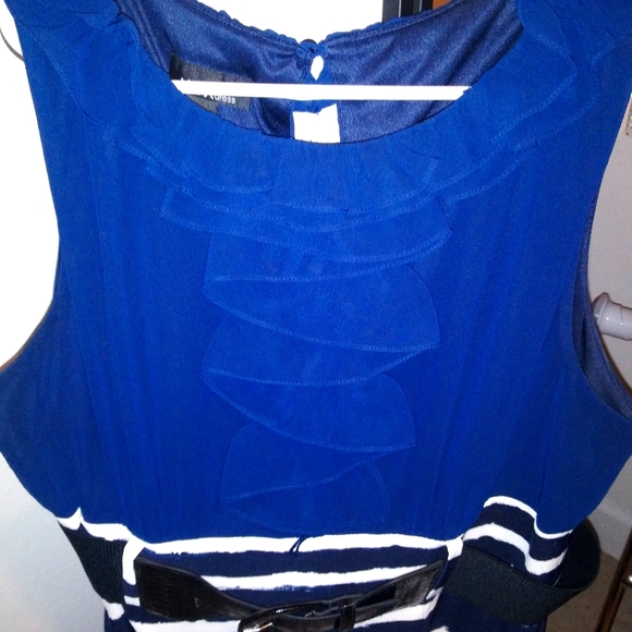 Dress Size 16 - Picture 2 of 4